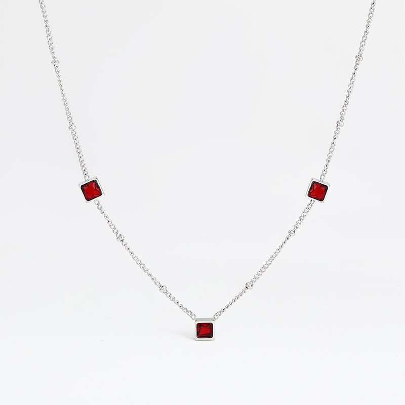 DDP208 Silver + red zircon