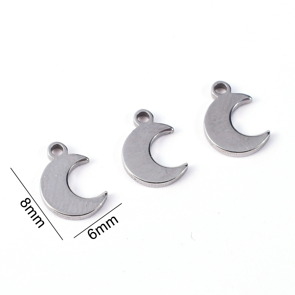 Small moon pendant 30Pcs