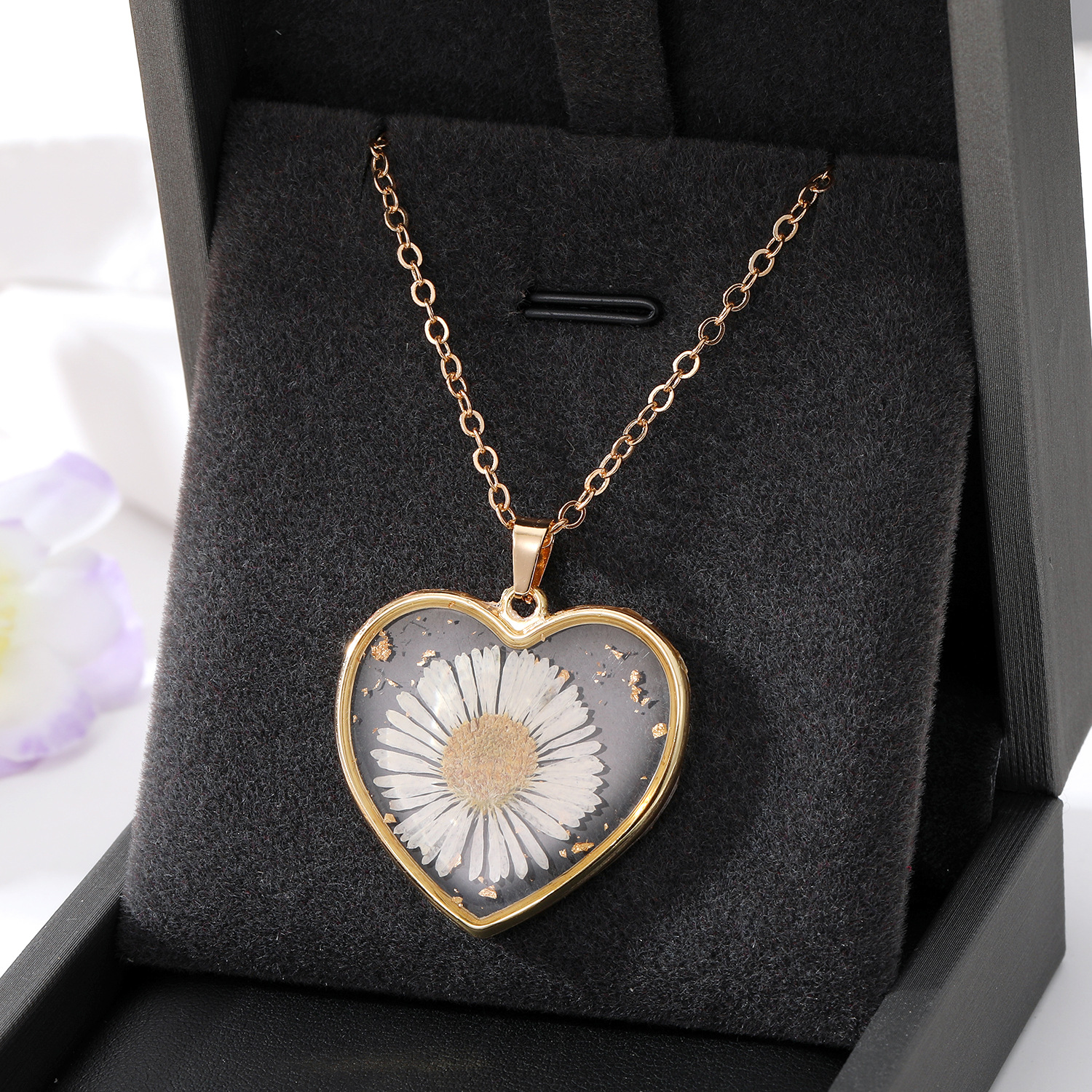 2:Love Daisy Necklace