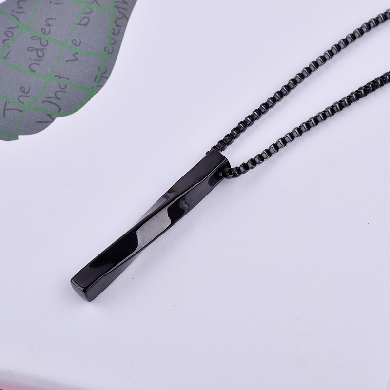 Black pendant + necklace