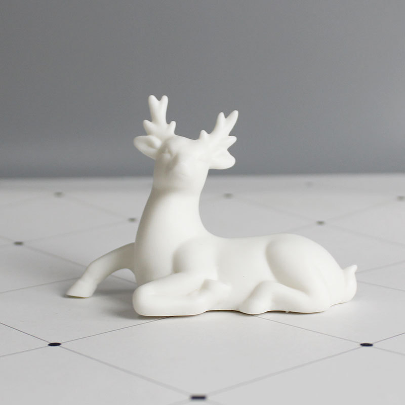 Kneel deer (10*4*7CM)