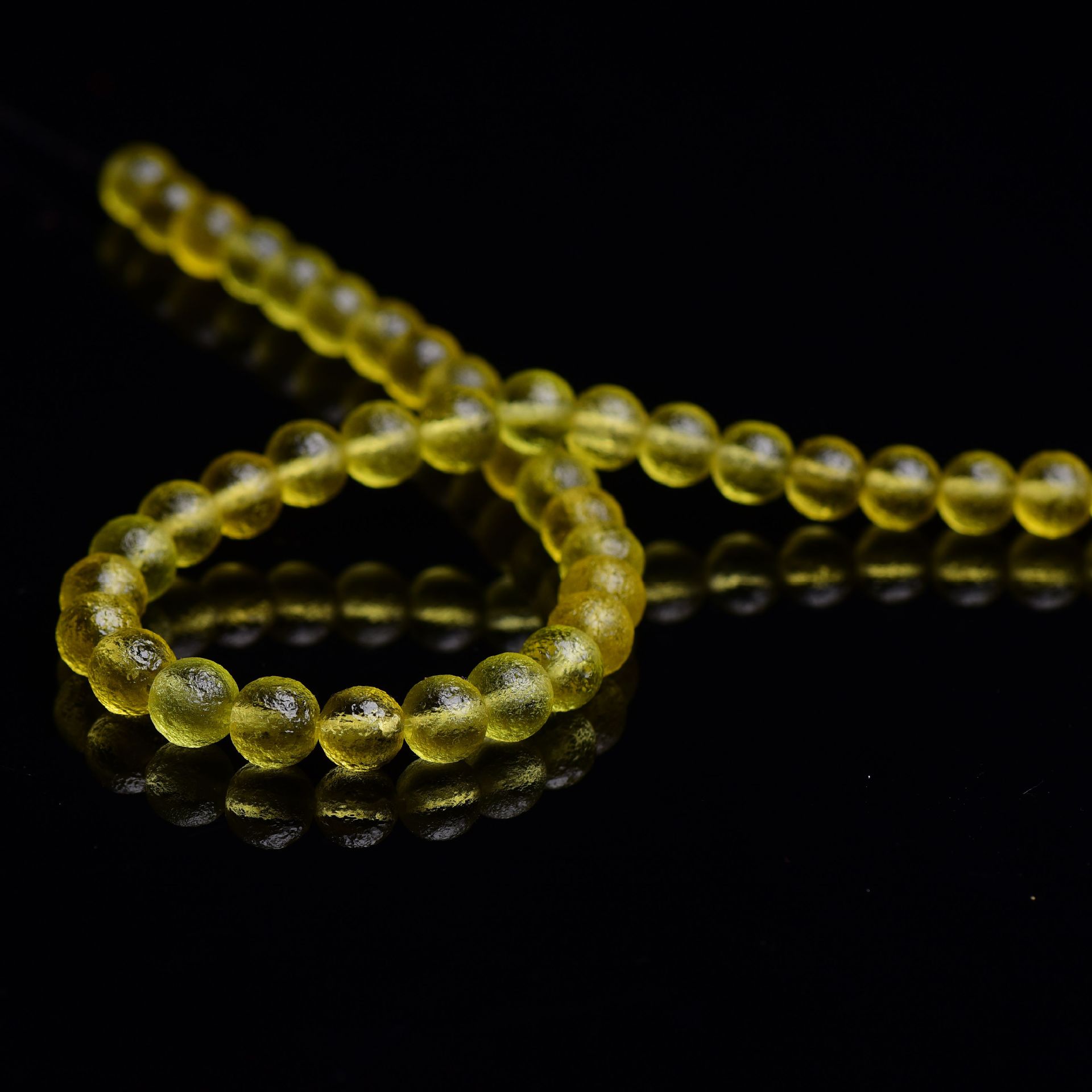 light yellow 14mm [29 PCs/strand]