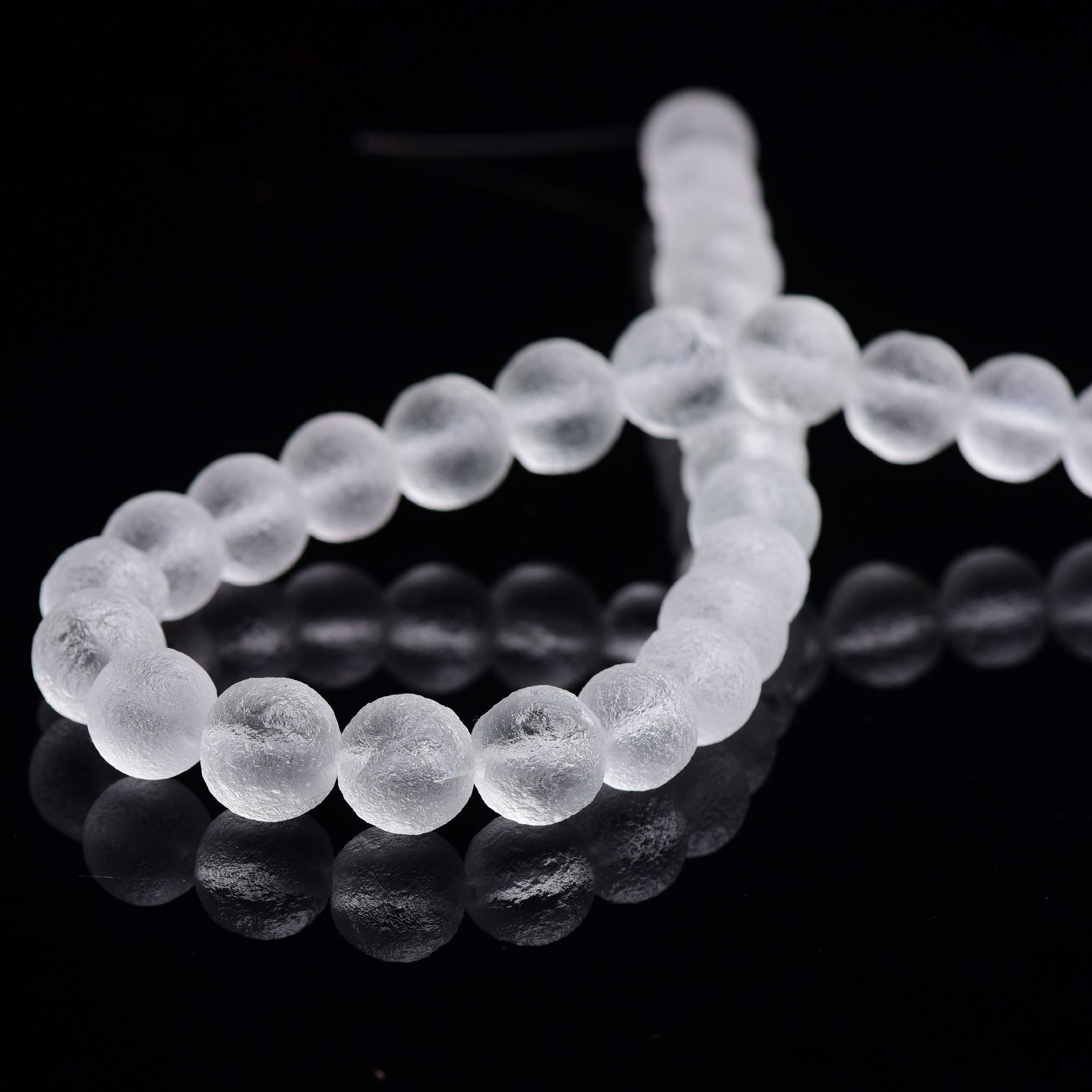 transparent white 6mm [60 PCs/strand]