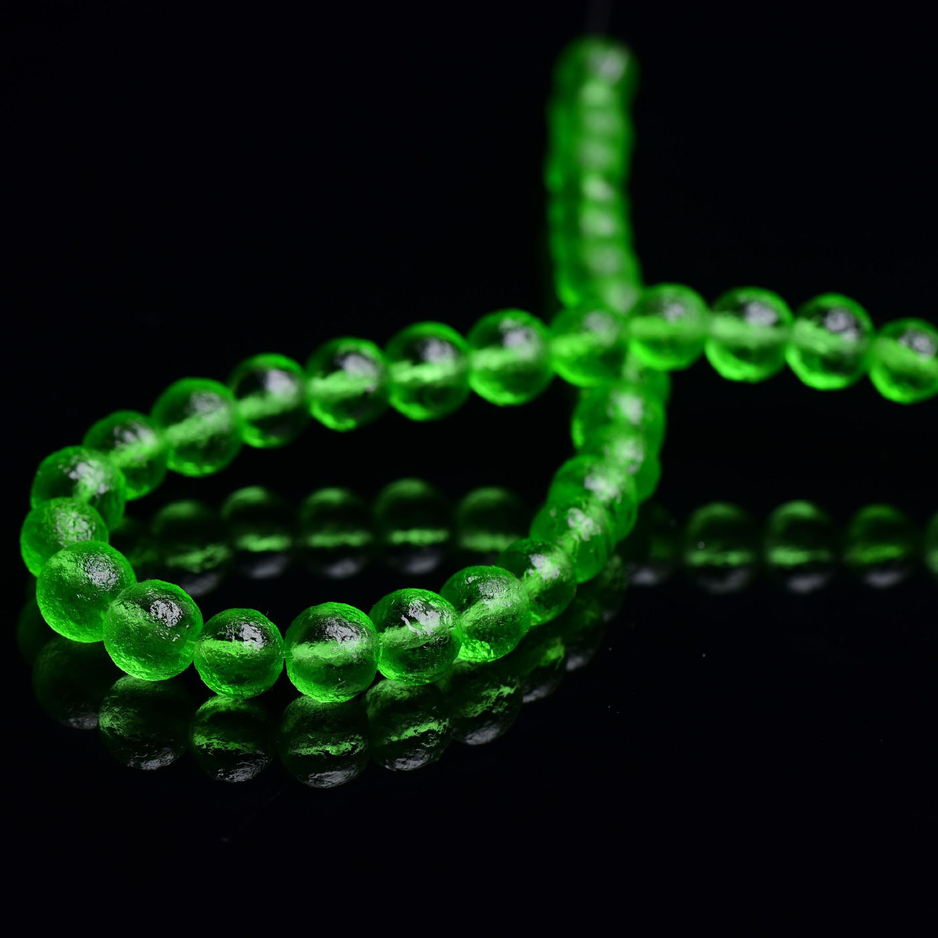 green 12mm [33 PCs/strand]