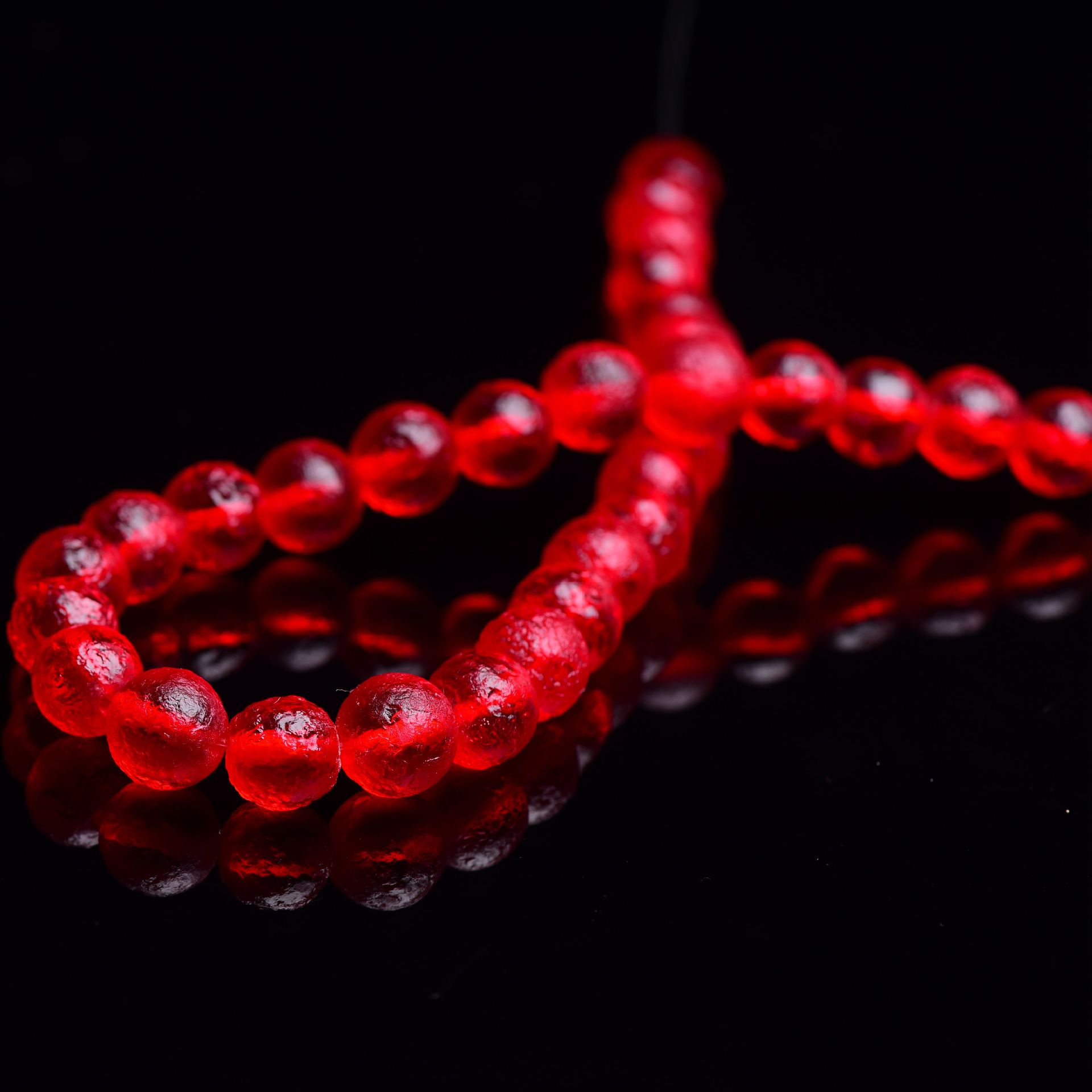 red 12mm [33 PCs/strand]