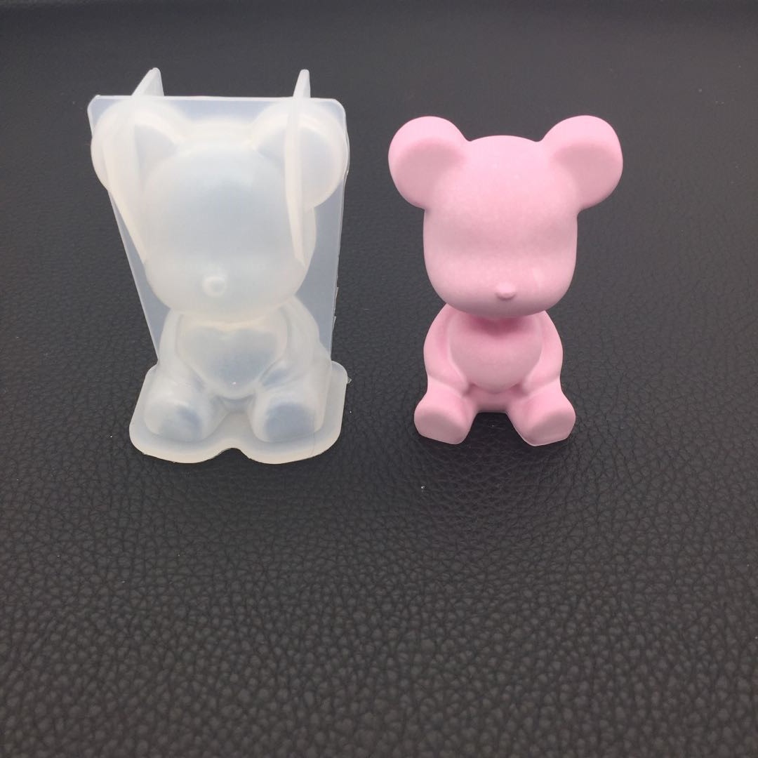 Mirror three-dimensional hugging bear mold