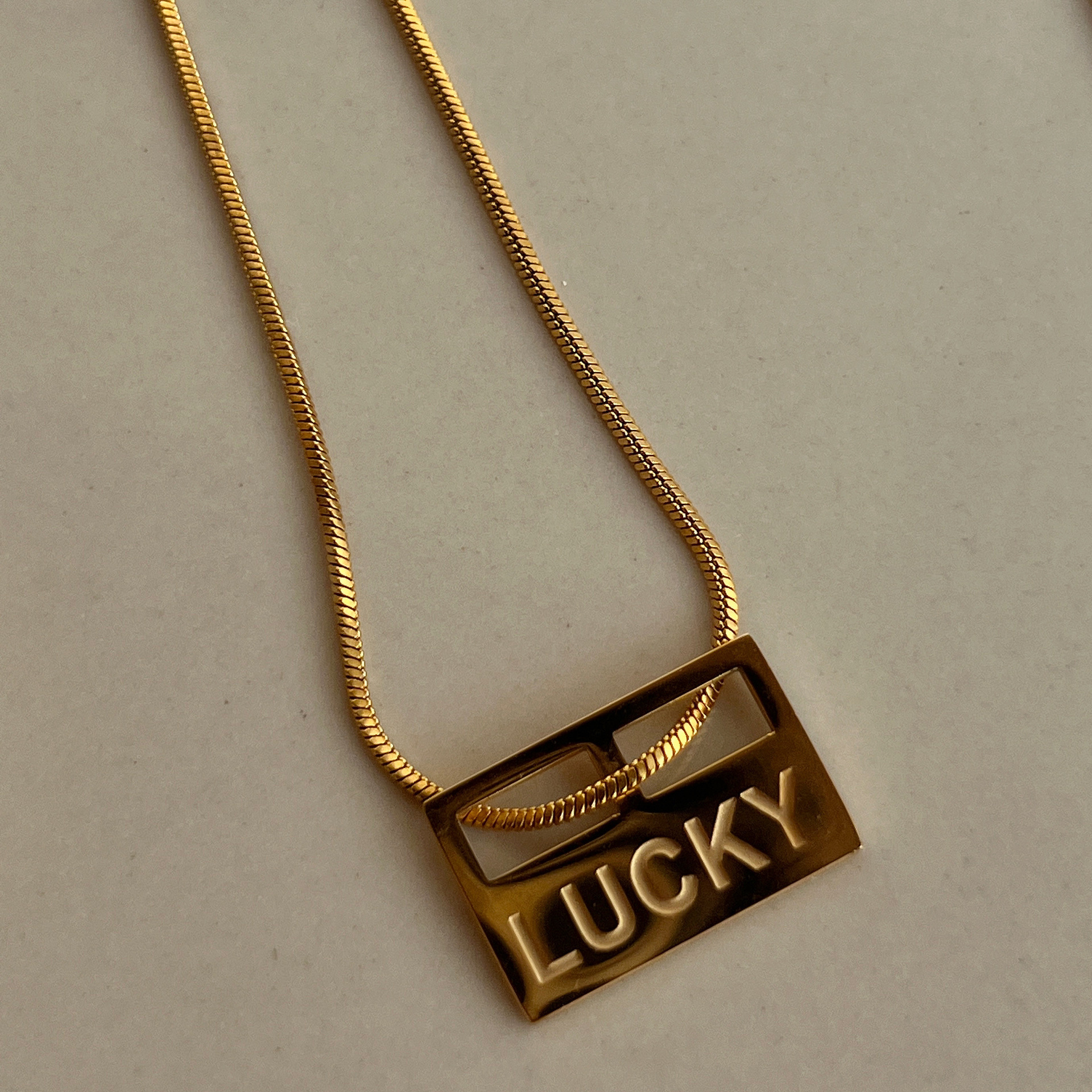 3:LUCKY