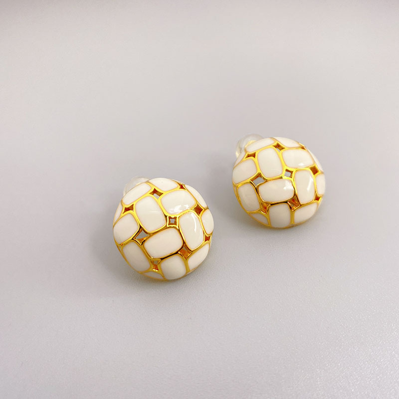 White (ear clip style)