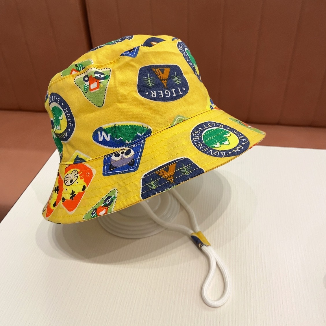 Lemon yellow small brim cloth animal car