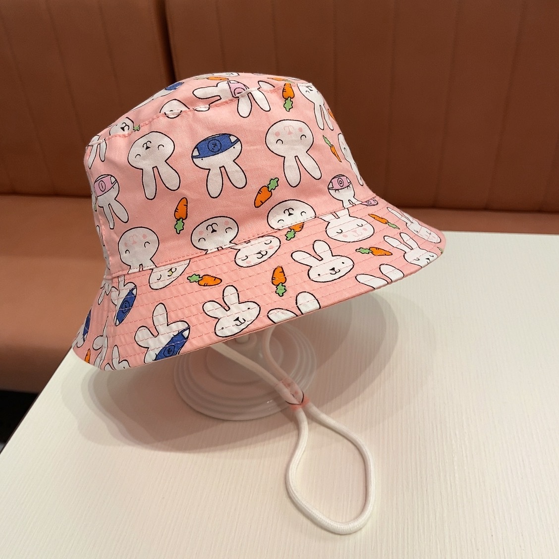 Light pink small brim cloth radish rabbit