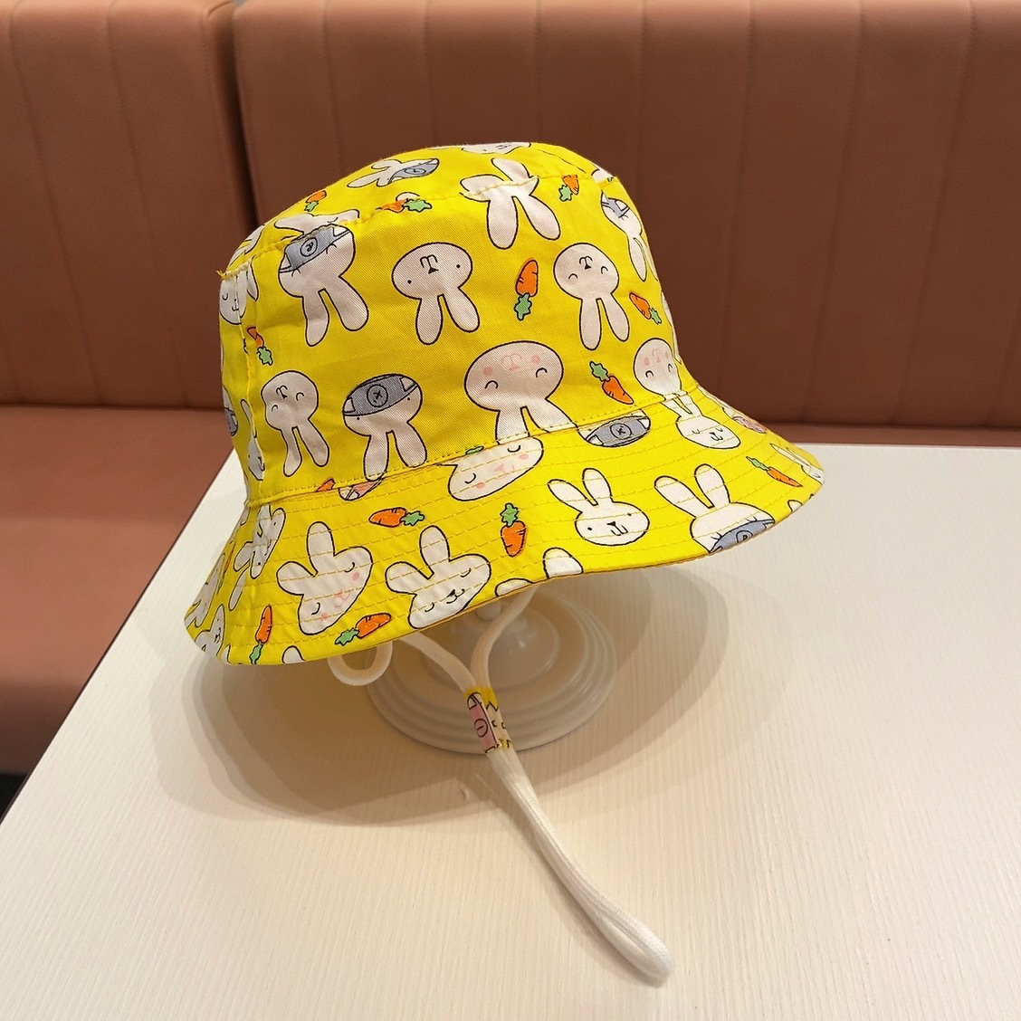 Light yellow small brim cloth radish rabbit