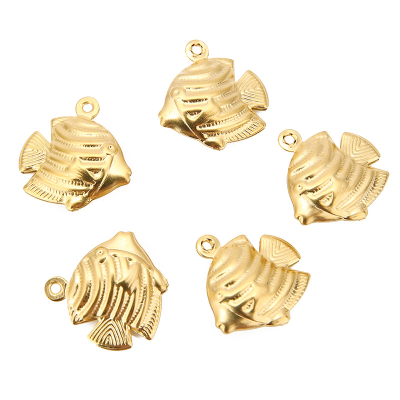 1:gold Small fish