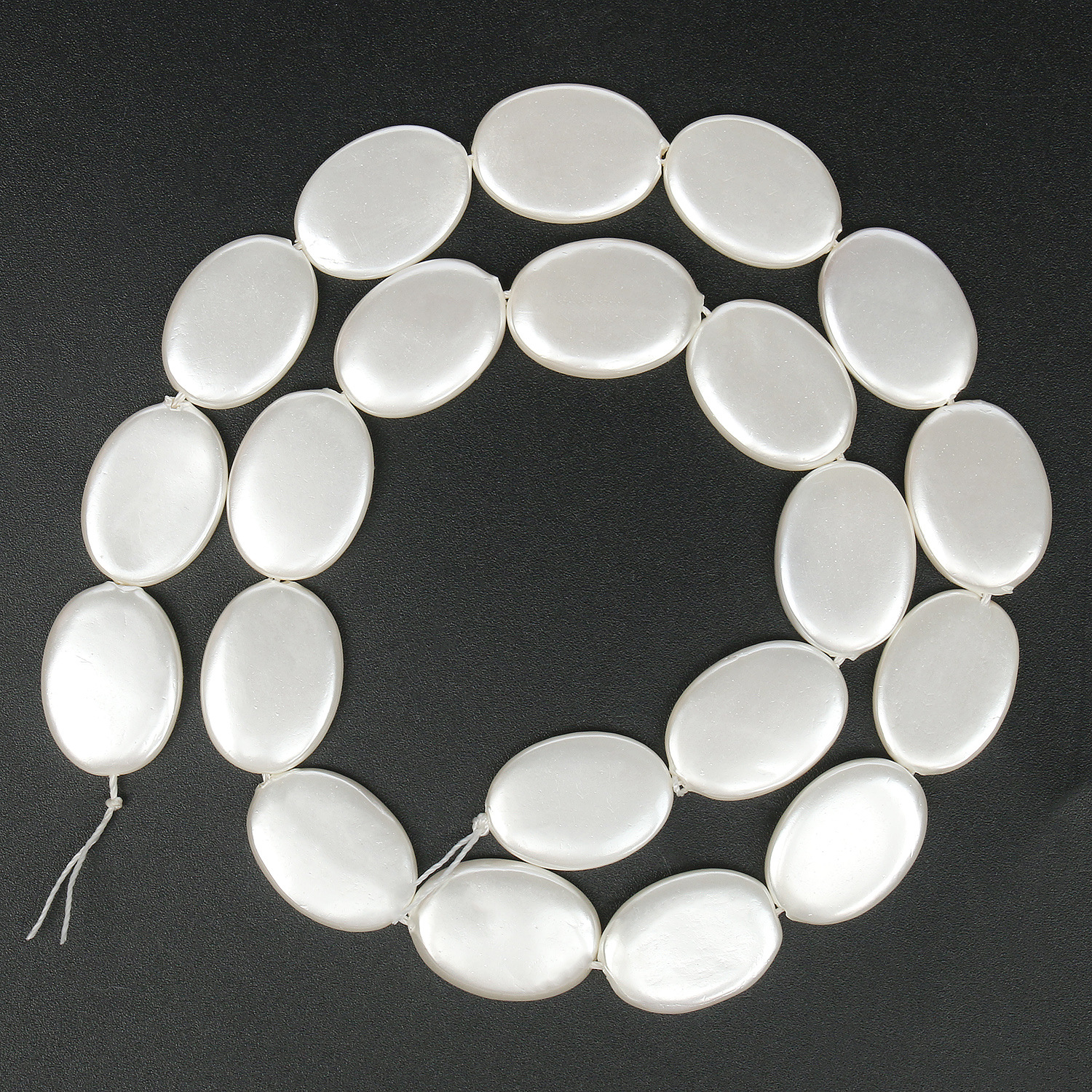 24:White egg-shaped 13x18mm