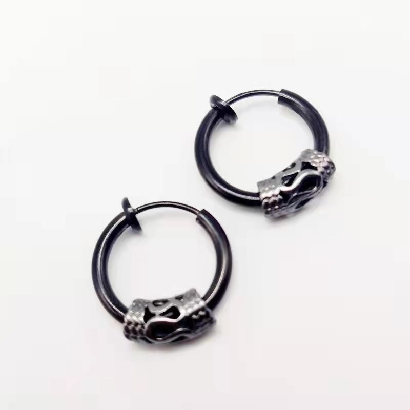 Black ear clip dragon pattern 12*2.0