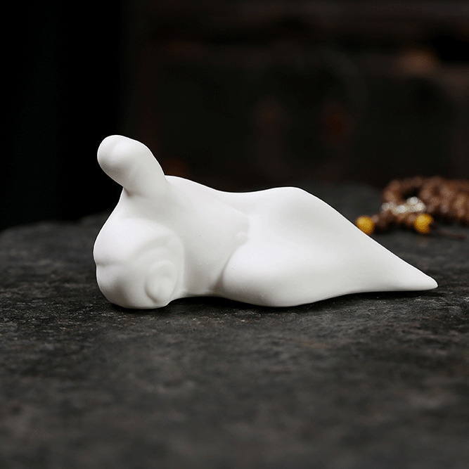 White porcelain - Lying style 9.2*3.5*4.7cm