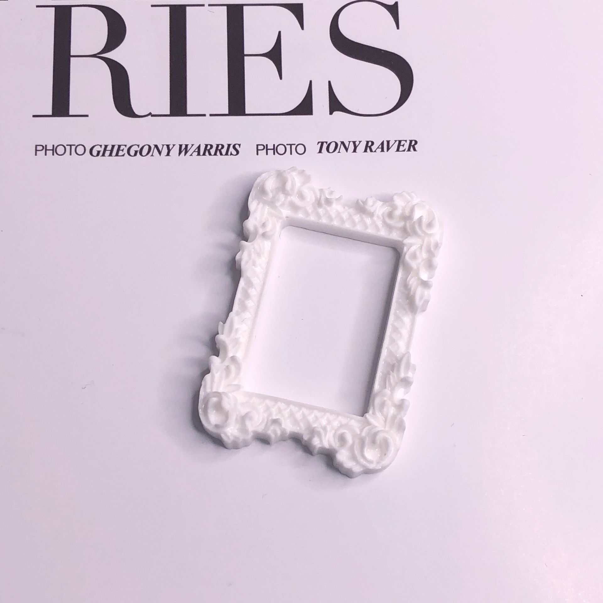 1:Ordinary small photo frame 3.4x4.7cm