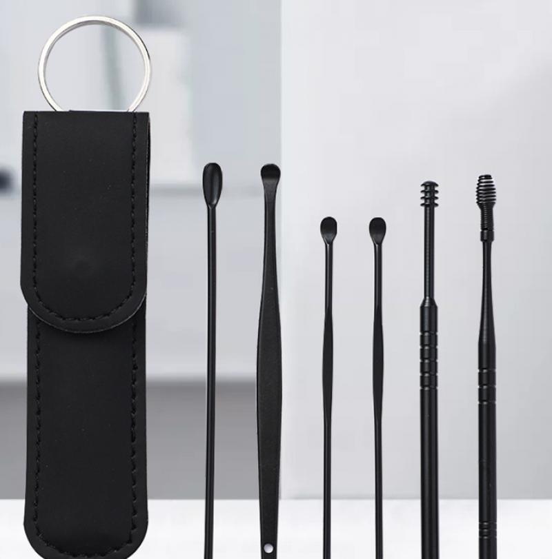 Black leather case black ear spoon