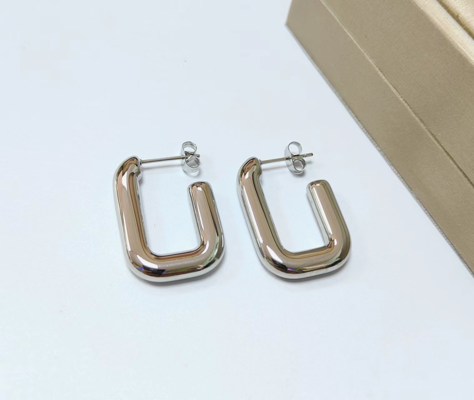 Steel color 19*28*5mm