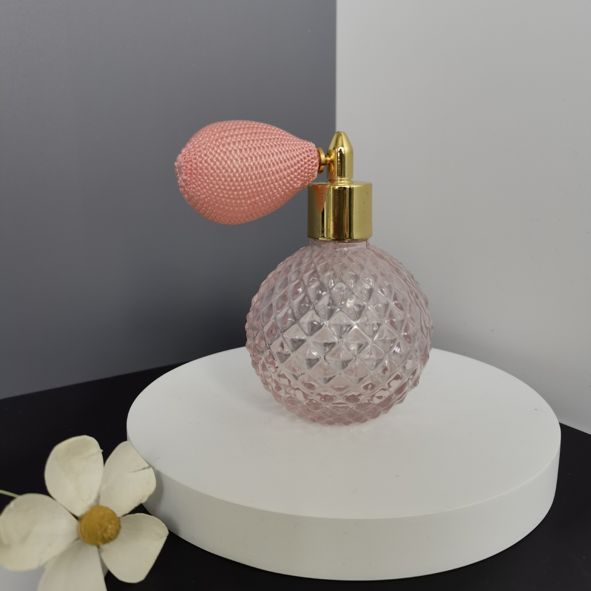 Pink bottle body golden sprinkler pink air bag