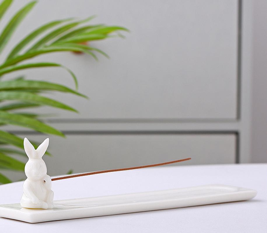 Jade Rabbit Meditation   Base (White porcelain)24.5*4.5*0.5cm