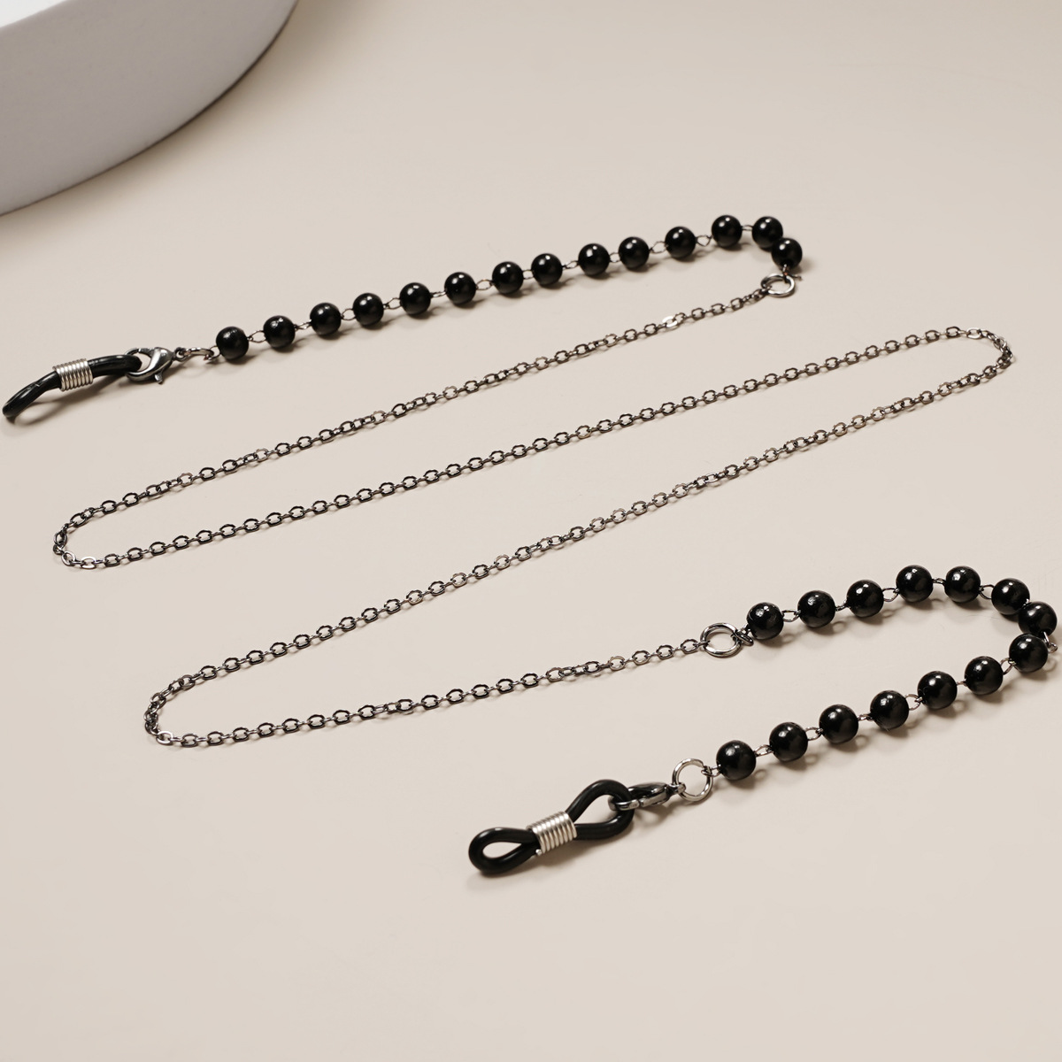 Black chain black pearl