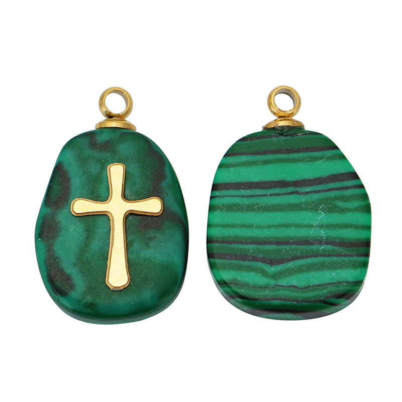 7:Oval - emerald green cross