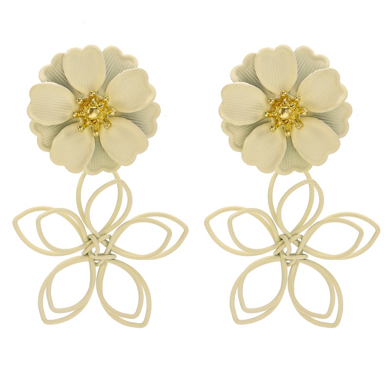 3:SR1066-White Flower