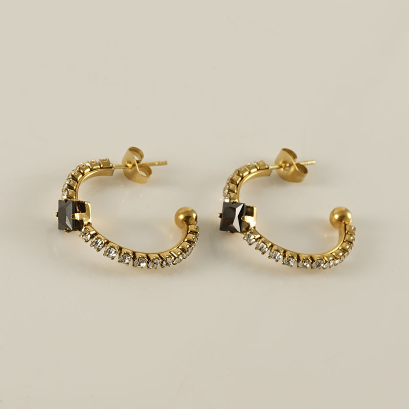 9:Earrings, black