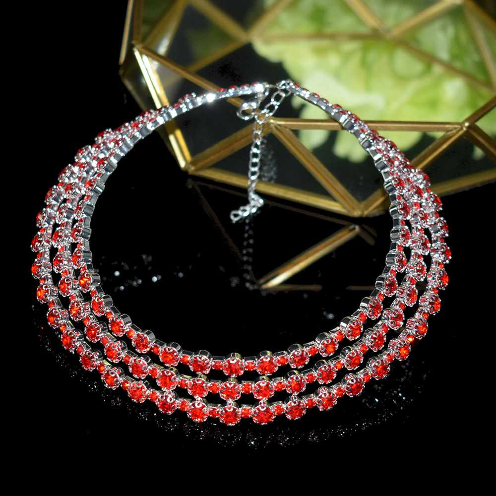 3:Three rows of silver, red diamonds