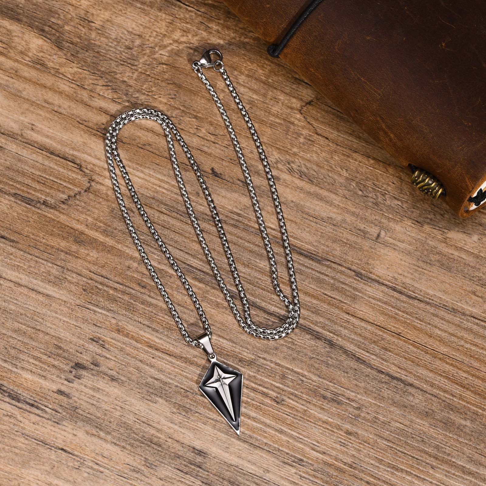 pendant necklace