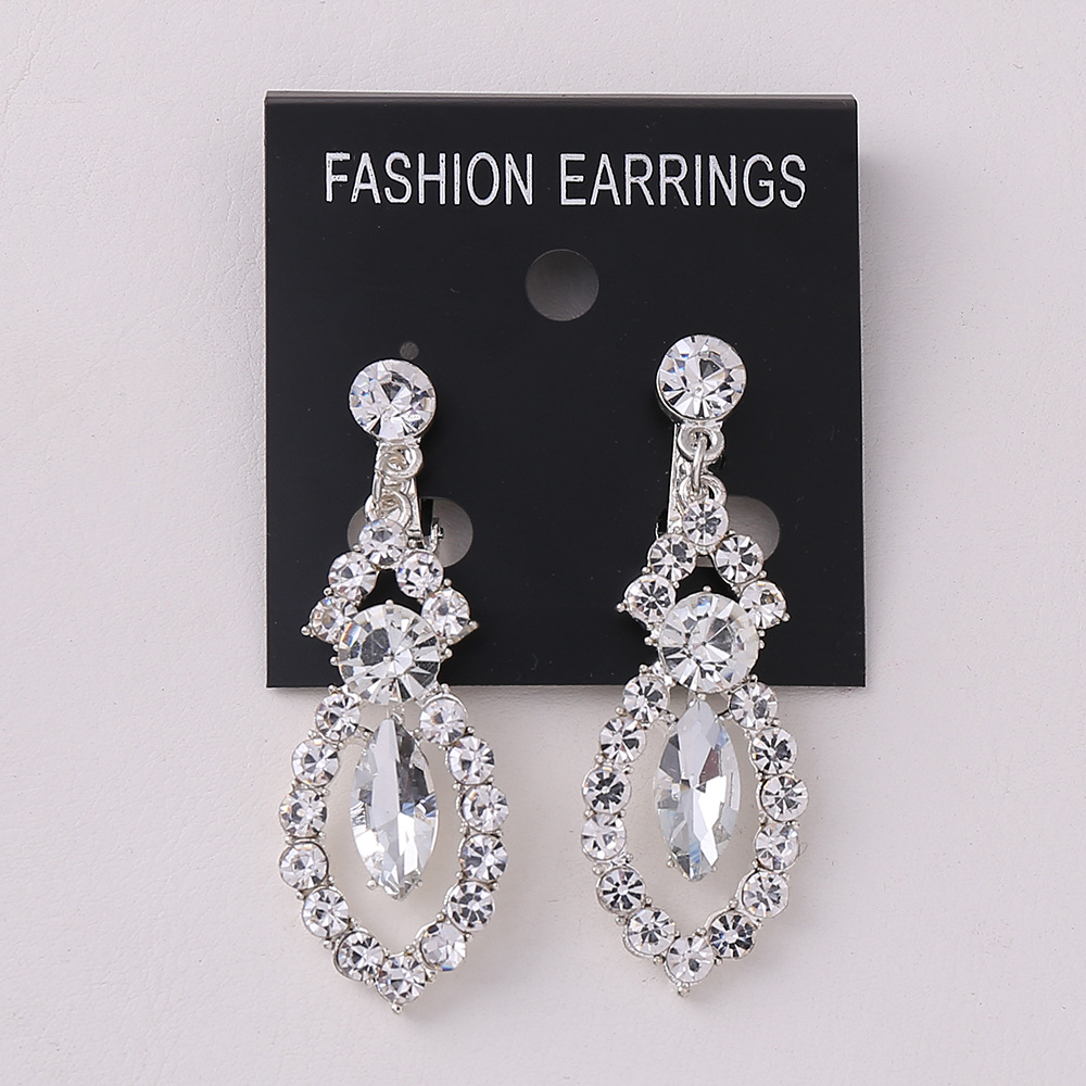 Thick silver diamond ear clip