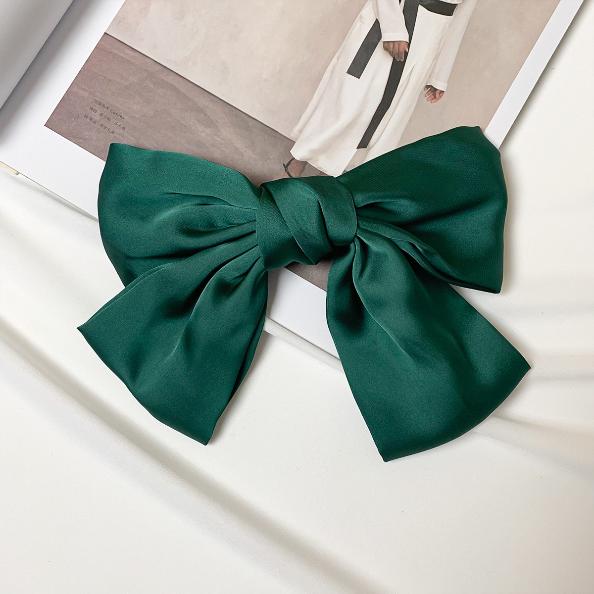 5:Green satin spring clip