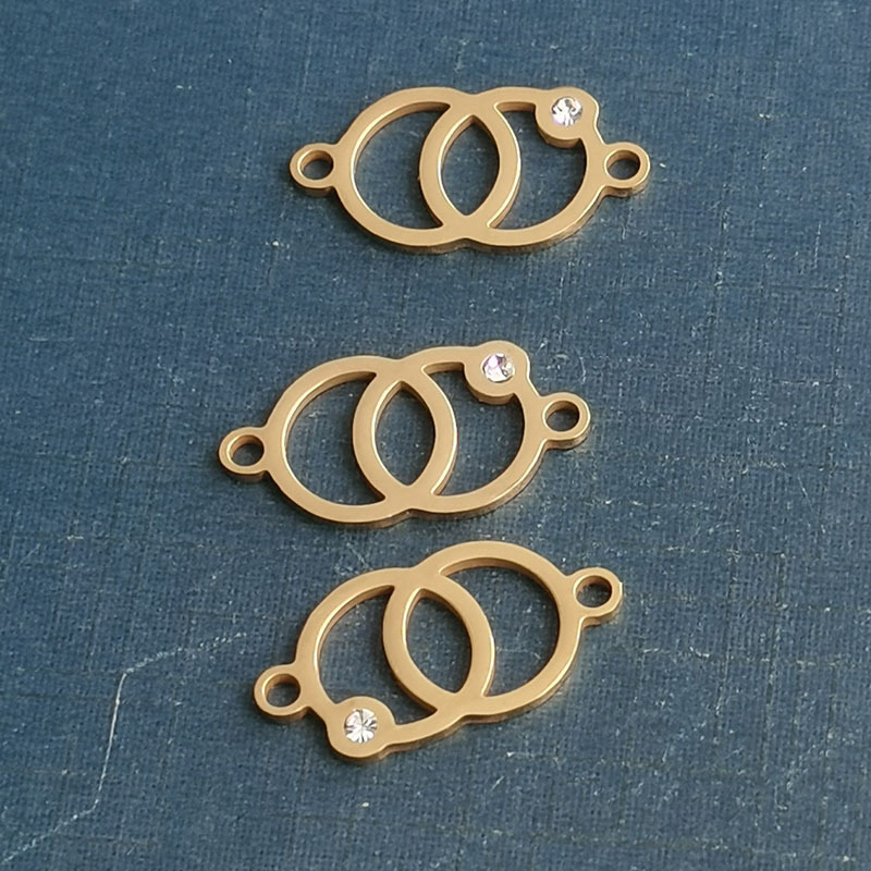 3:Gold pendant