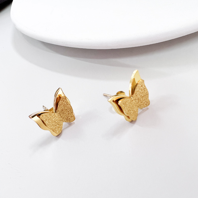 Ear studs 1.3x1.2cm