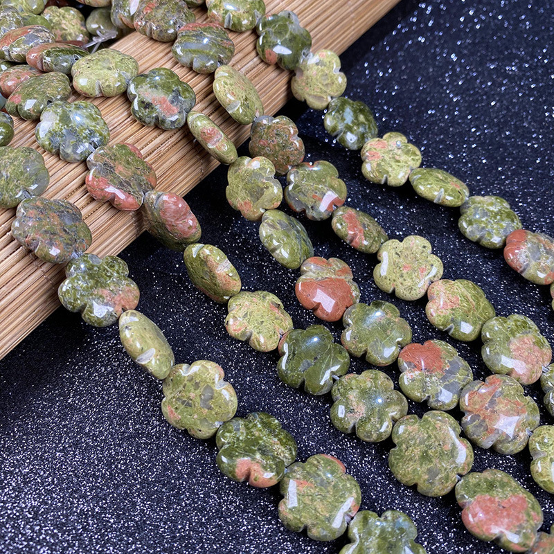 Tsunhua greenstone 16 * 16 * 6mm about 25 pieces