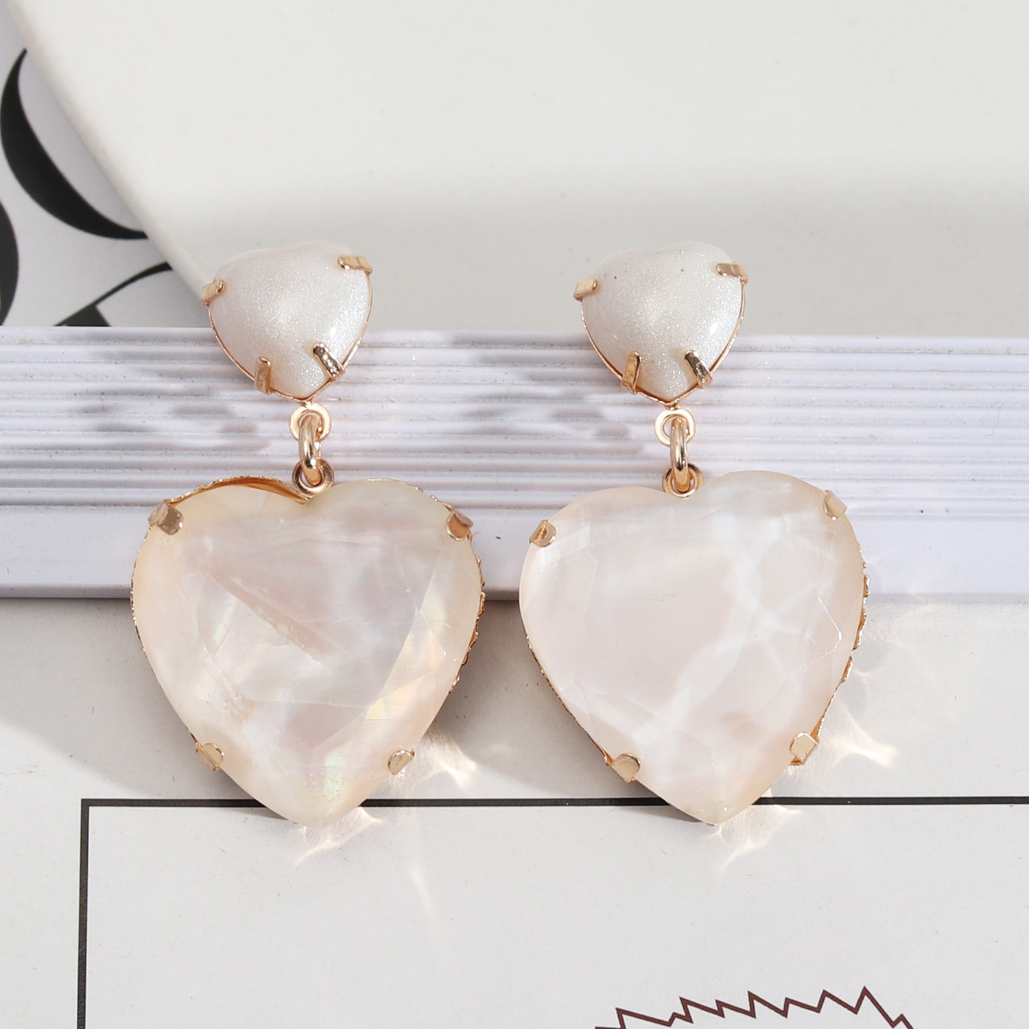 White Shell White Ear Stud