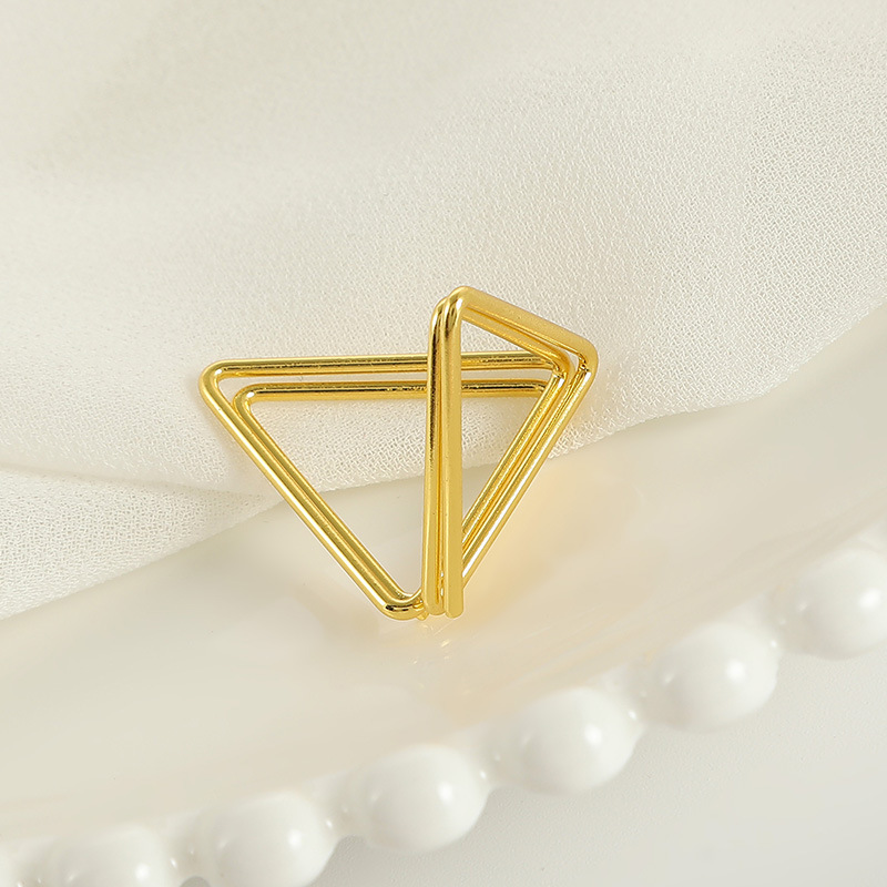 2:Triangular gold