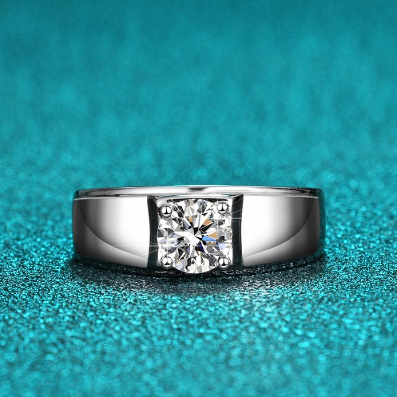 One carat [Moissanite white grade]