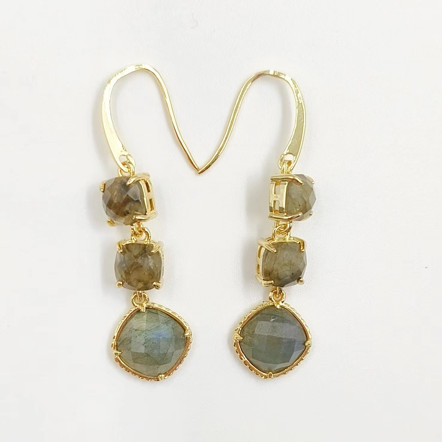 12 labradorite