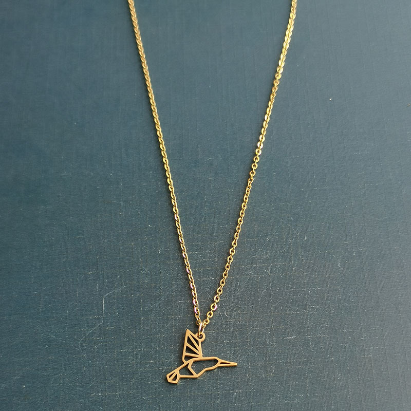 4:Gold necklace