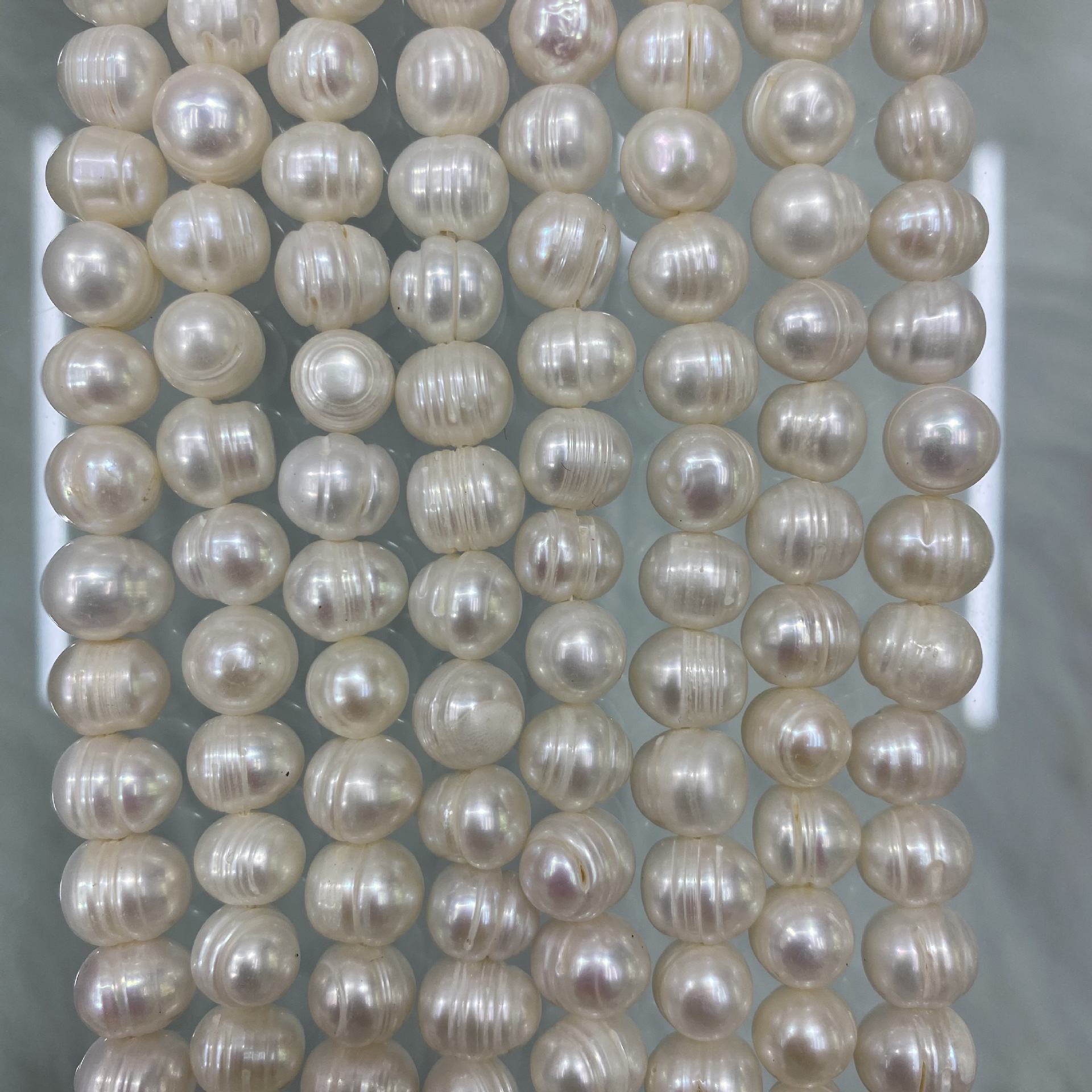 Thread beads