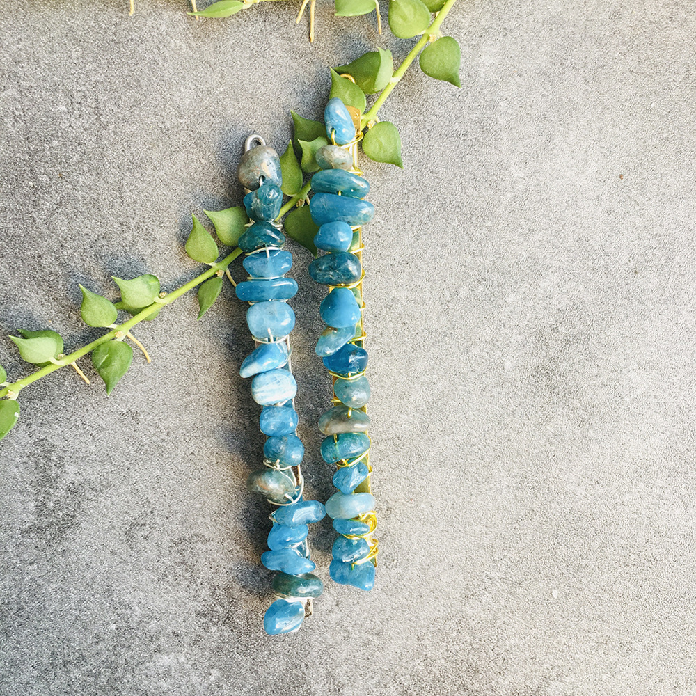 Apatite platinum color hair clip and stone