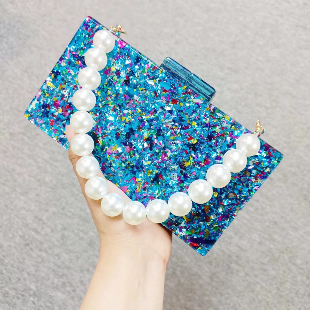 Blue plus pearl short chain