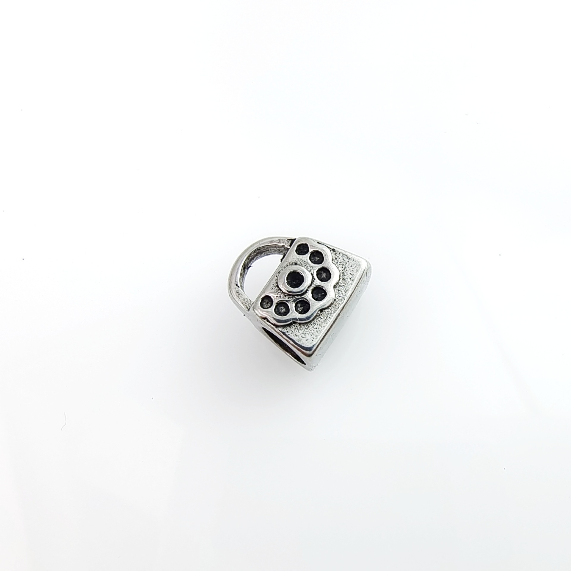 A 11x8x4mm