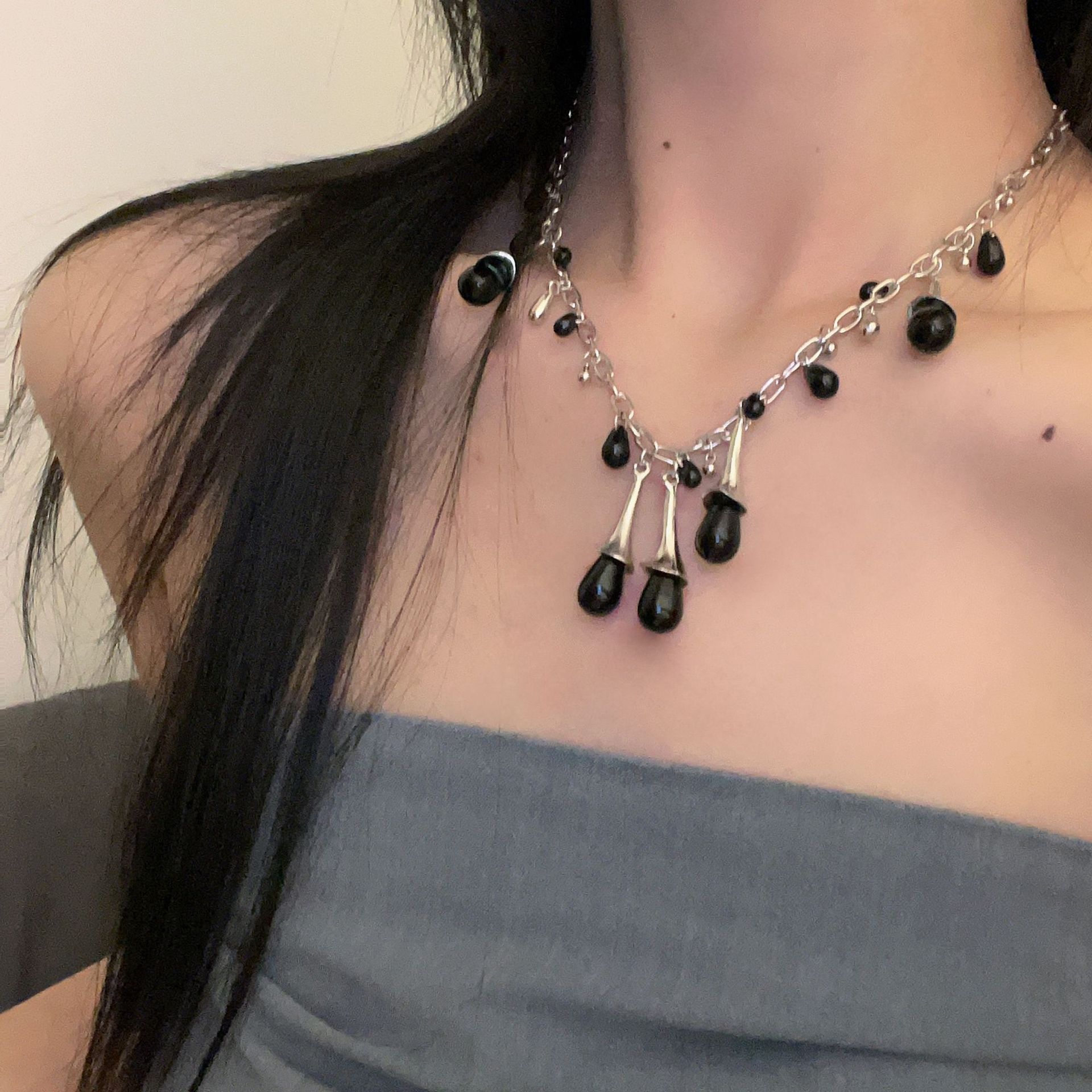 Necklace black