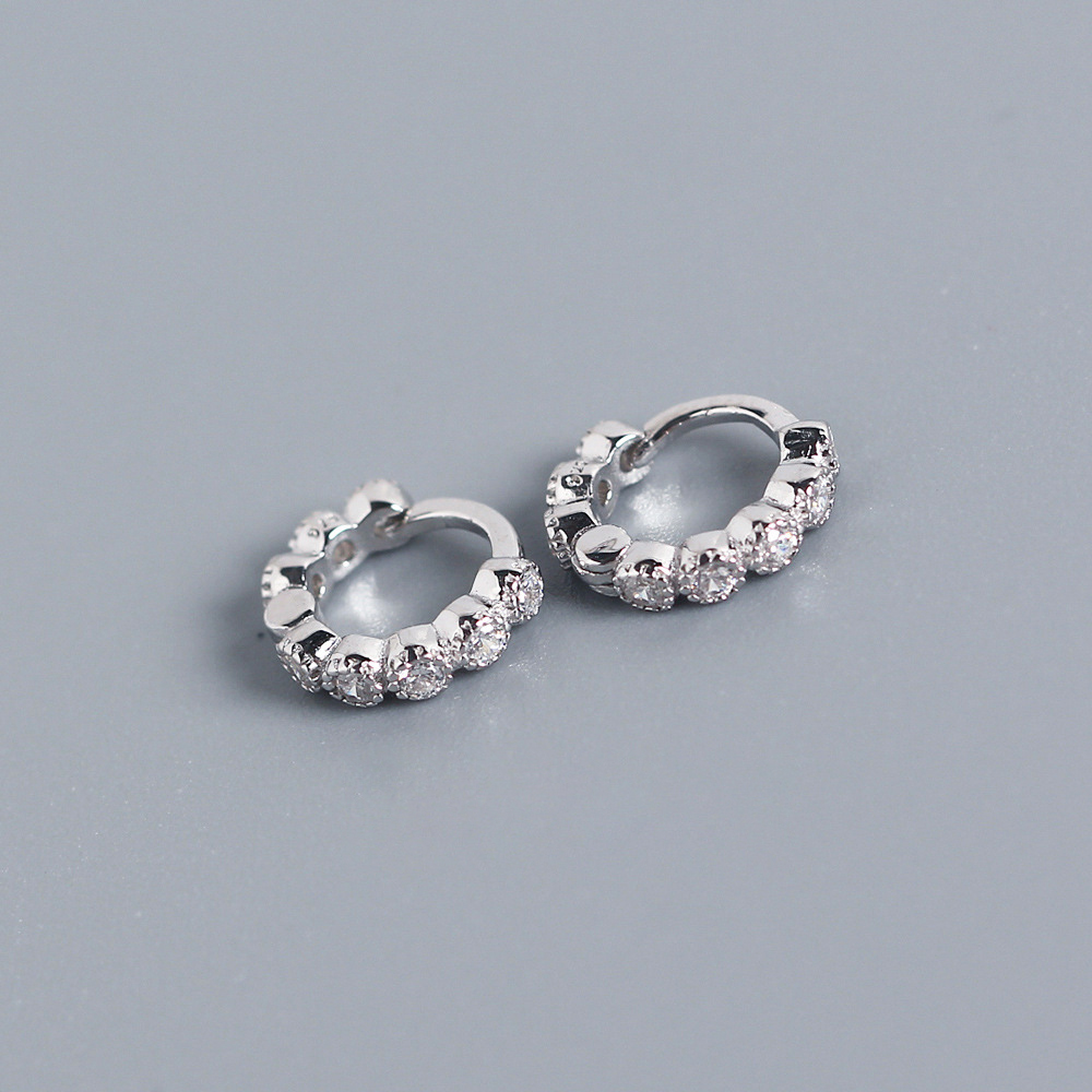 White gold white diamond 5.5mm