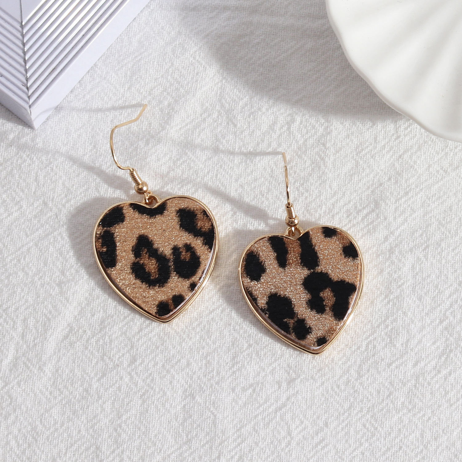 4:Smooth leopard print