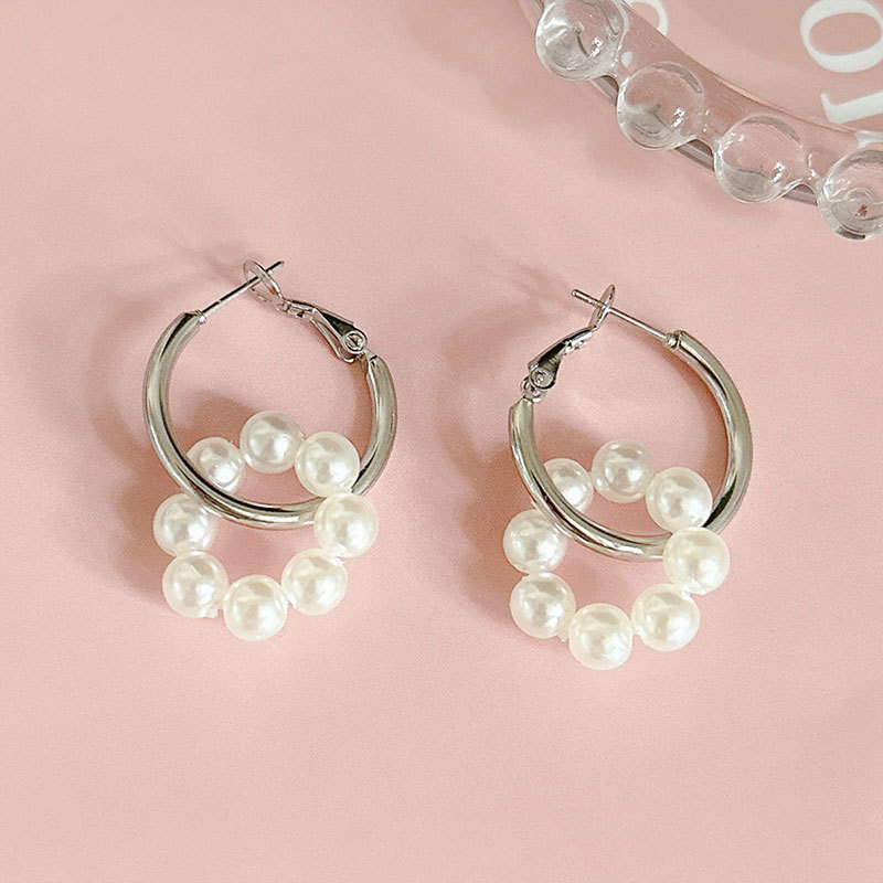 Silver pearl earrings