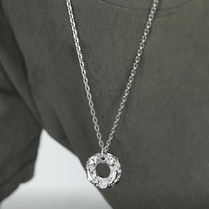 4:Bright silver (with O-chain)