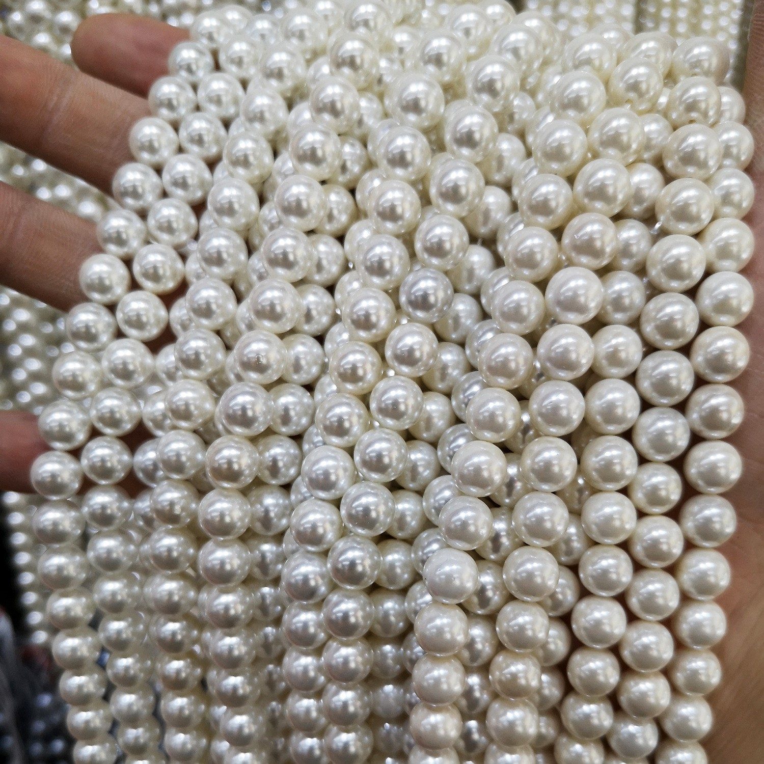 white Length 4mm(about 90 PCs)